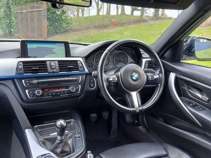 BMW 3 SERIES