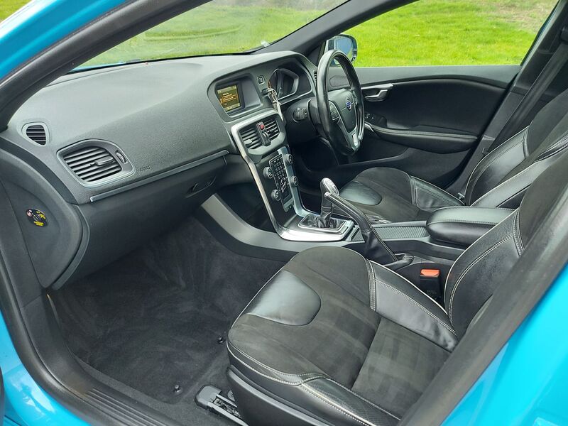 VOLVO V40