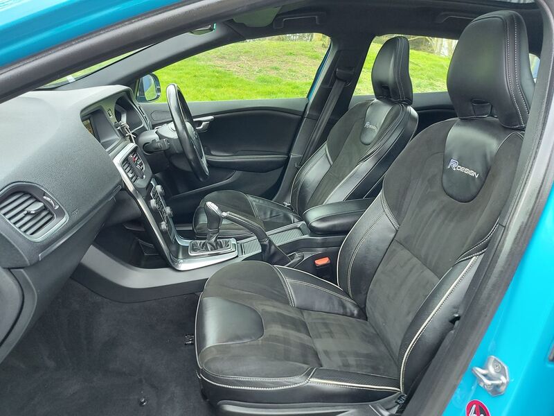 VOLVO V40