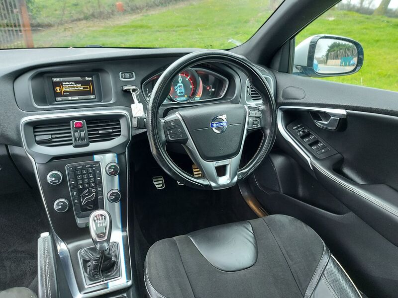 VOLVO V40
