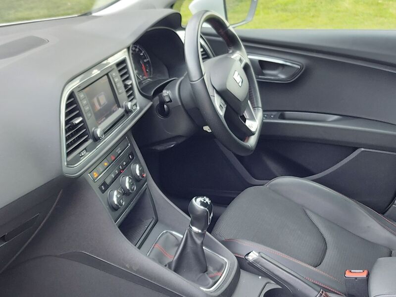 SEAT LEON