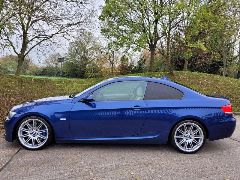 BMW 3 SERIES