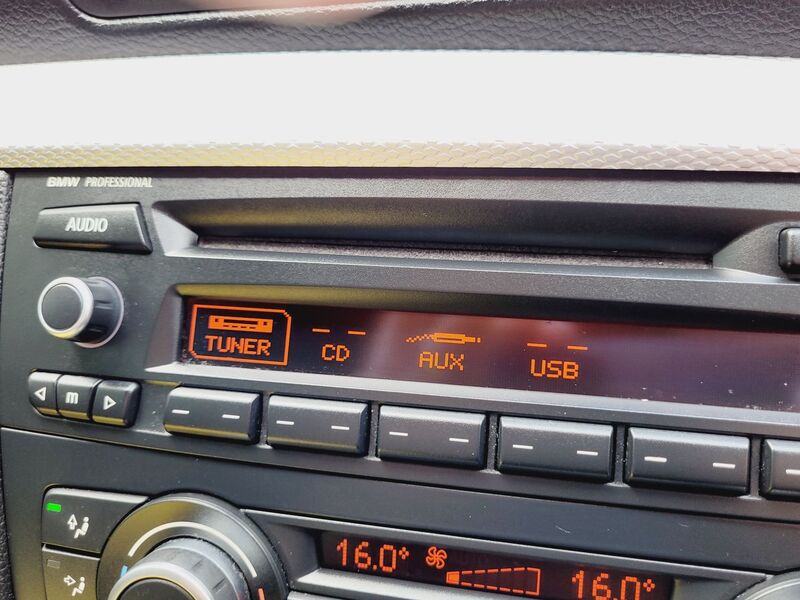 BMW 1 SERIES