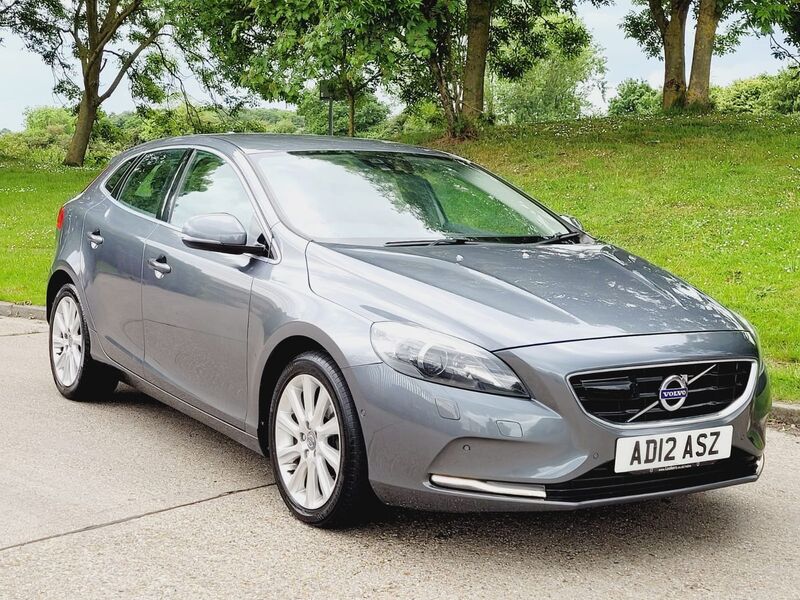 VOLVO V40