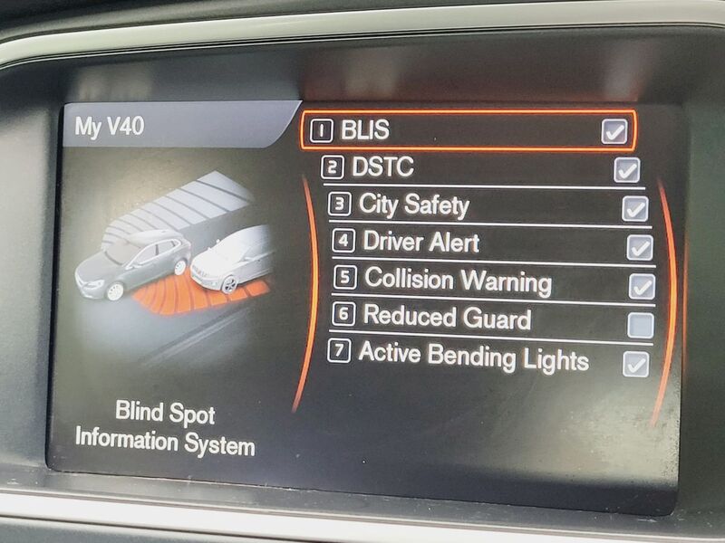 VOLVO V40