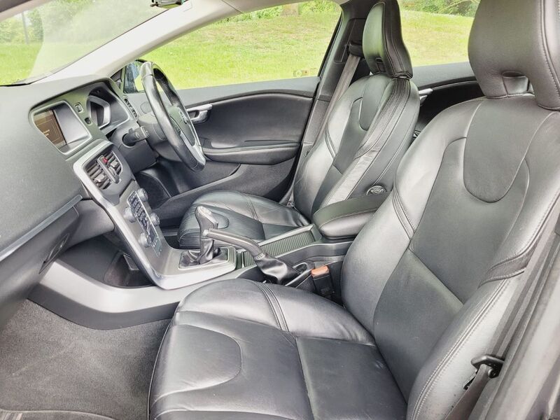 VOLVO V40