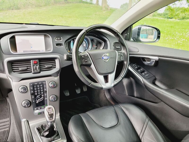VOLVO V40