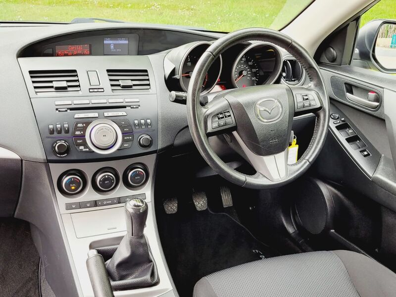MAZDA MAZDA3