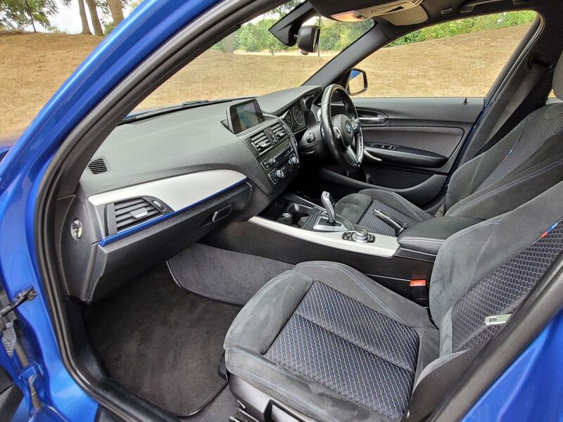 BMW 1 SERIES