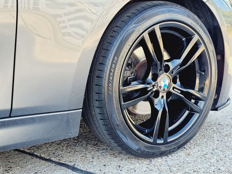 BMW 3 SERIES