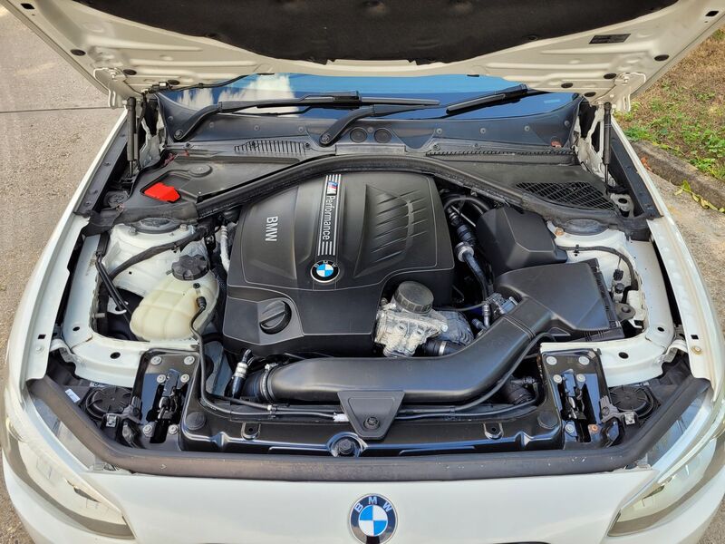 BMW 1 SERIES