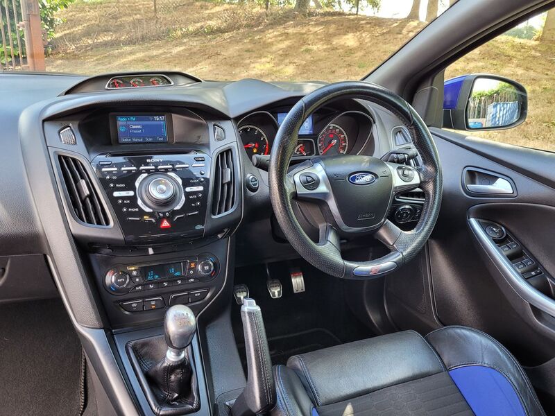 FORD FOCUS