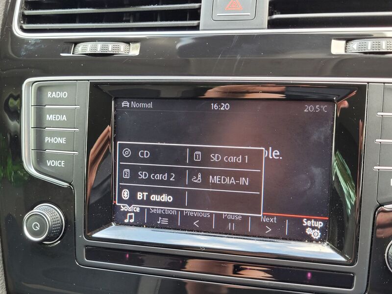 VOLKSWAGEN GOLF