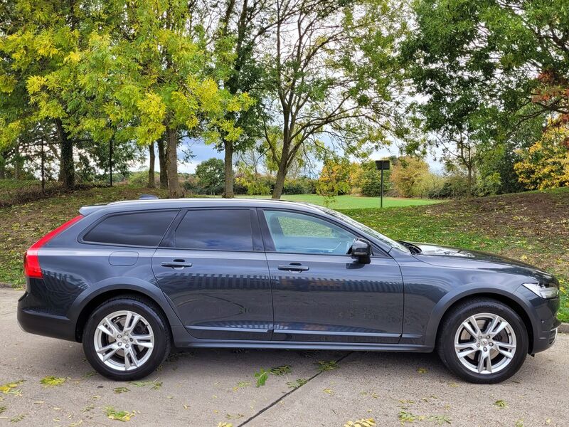 VOLVO V90