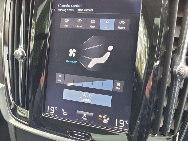 VOLVO V90