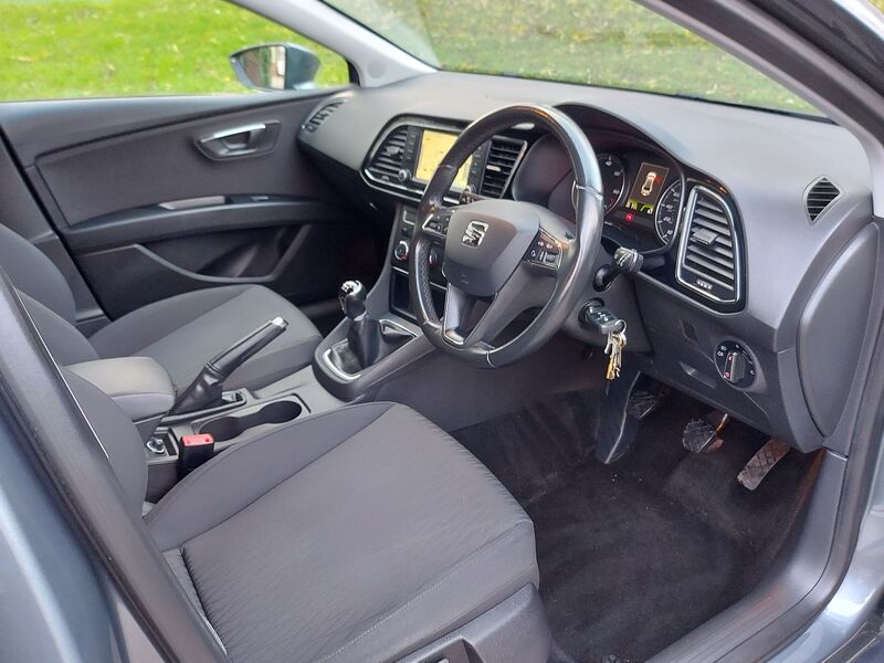 SEAT LEON