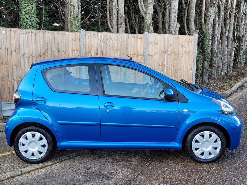 TOYOTA AYGO