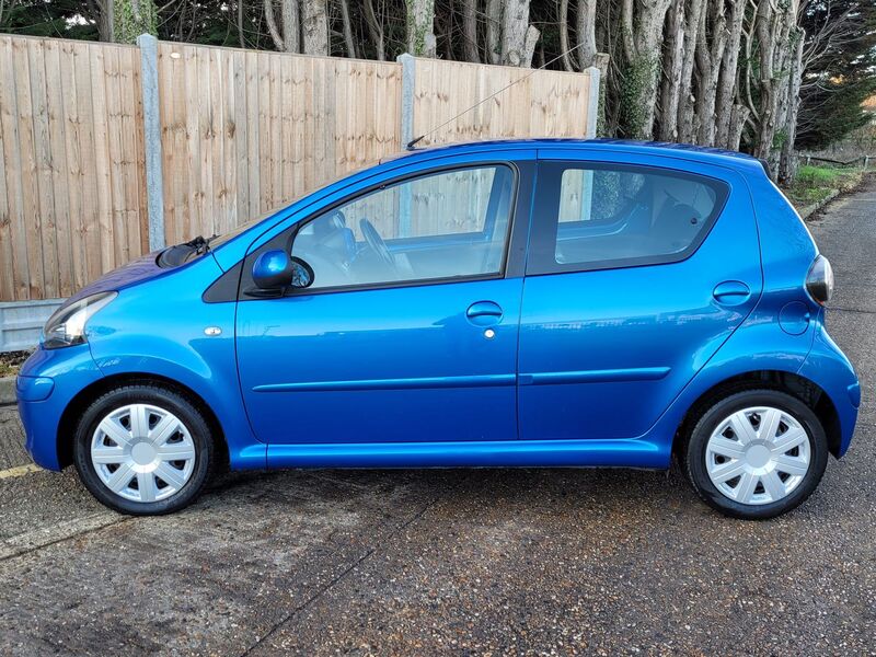 TOYOTA AYGO