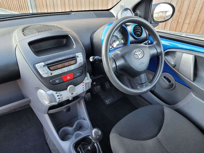 TOYOTA AYGO