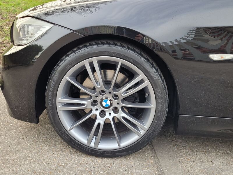 BMW 3 SERIES