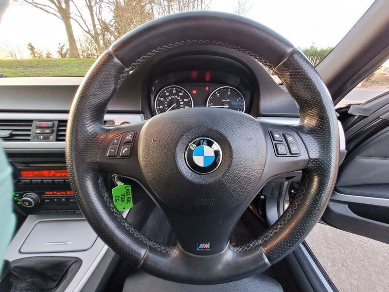 BMW 3 SERIES