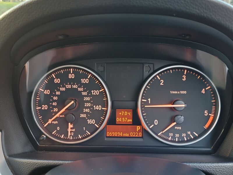 BMW 3 SERIES