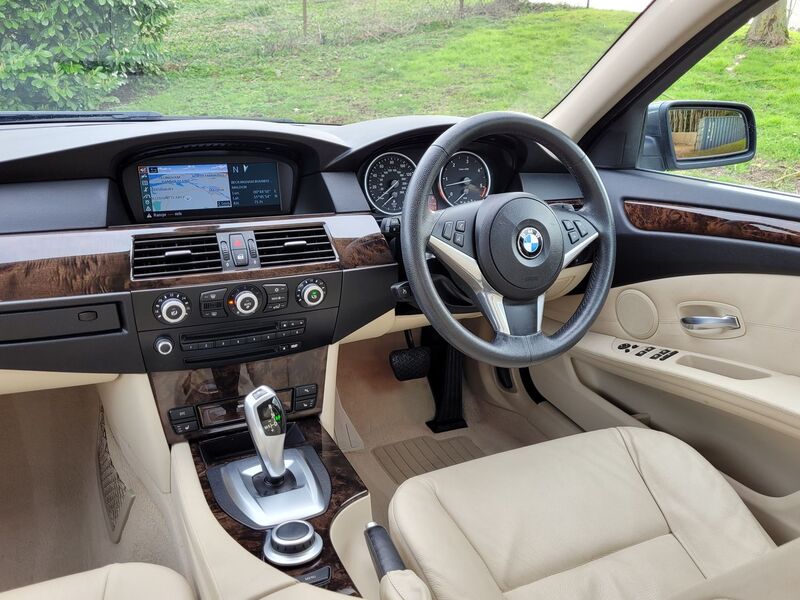 BMW 5 SERIES