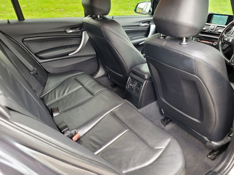 BMW 1 SERIES