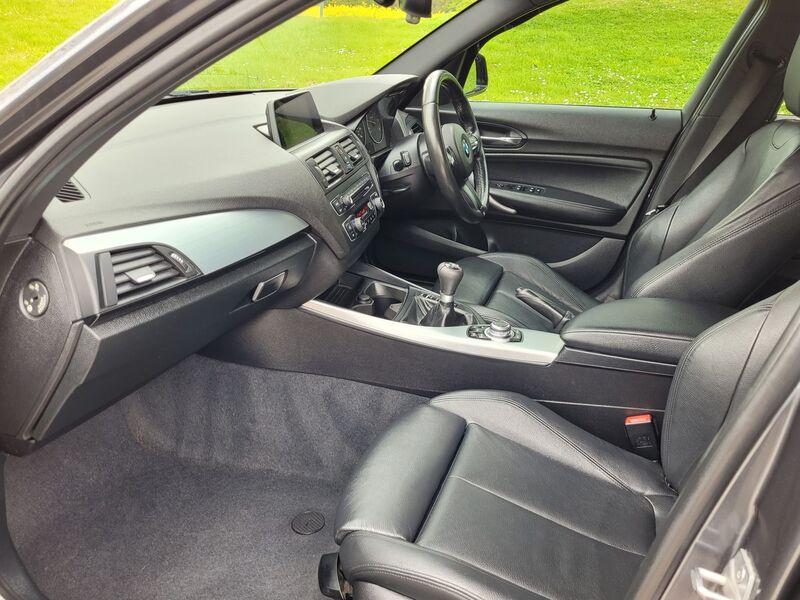 BMW 1 SERIES