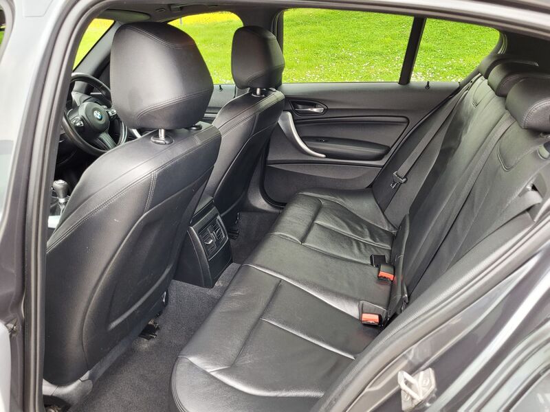 BMW 1 SERIES