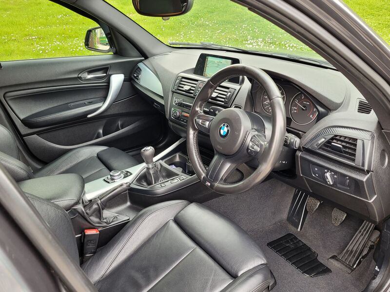 BMW 1 SERIES