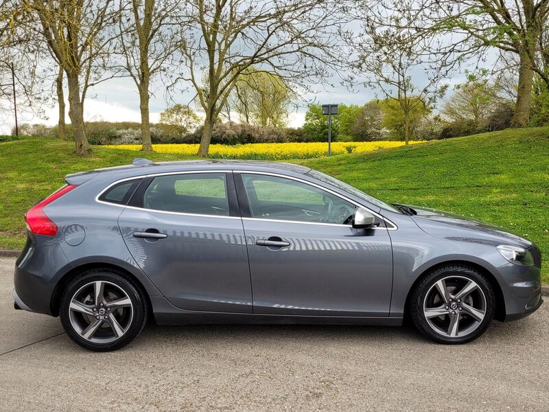 VOLVO V40