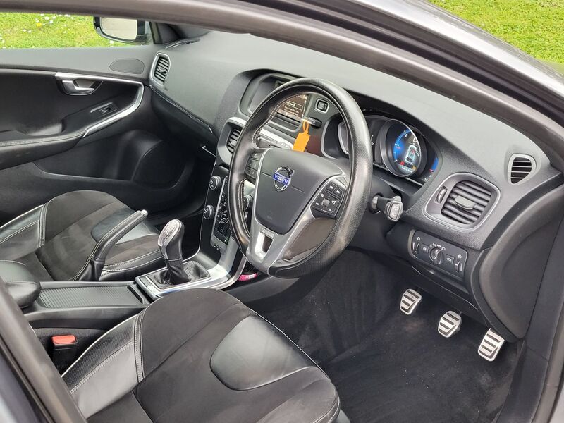 VOLVO V40