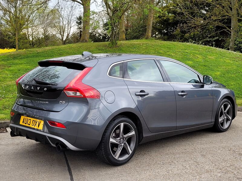 VOLVO V40