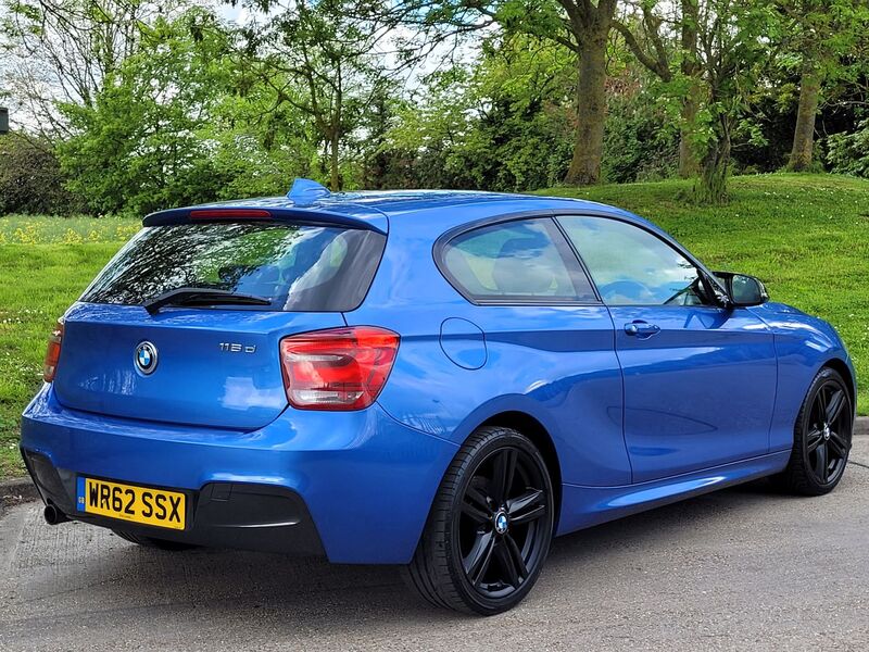 BMW 1 SERIES