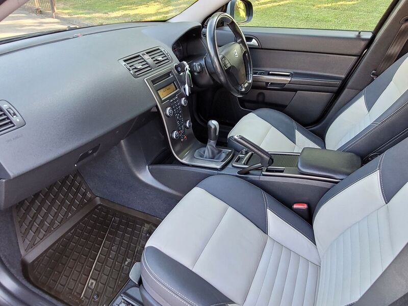 VOLVO V50