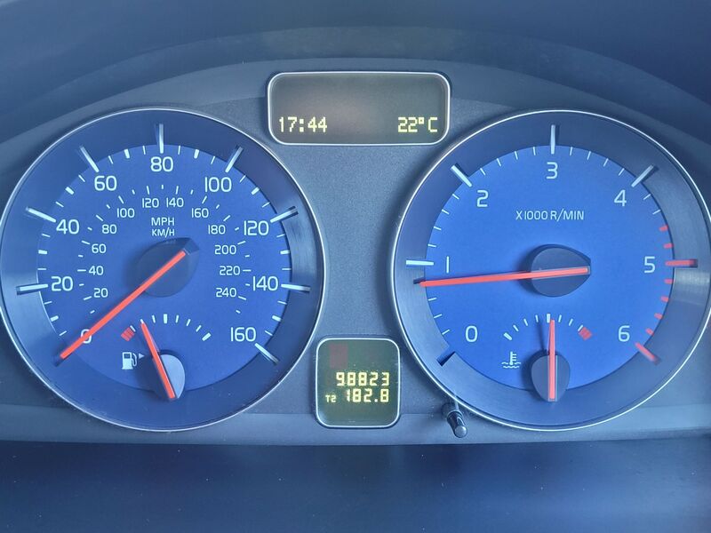 VOLVO V50