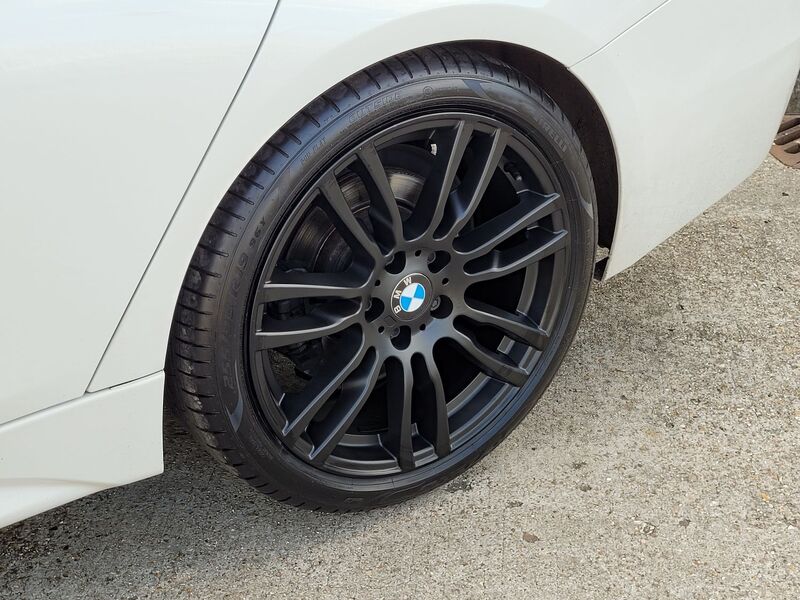 BMW 3 SERIES