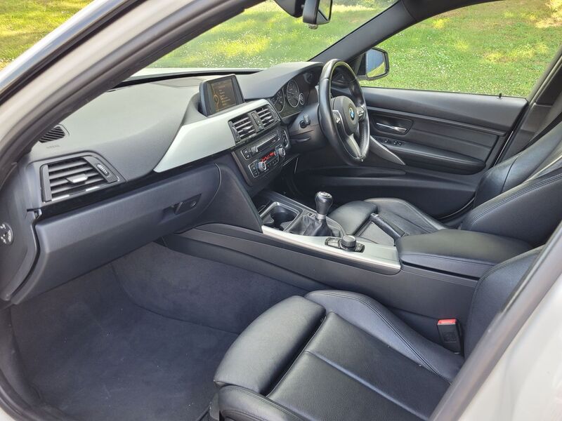 BMW 3 SERIES
