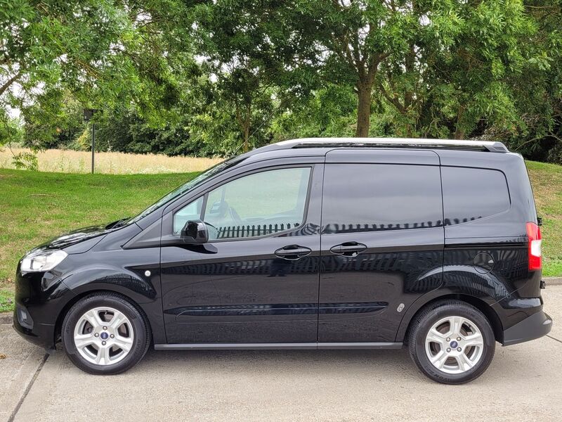 FORD TRANSIT COURIER