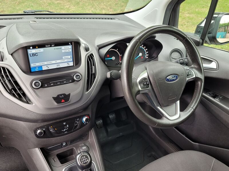 FORD TRANSIT COURIER