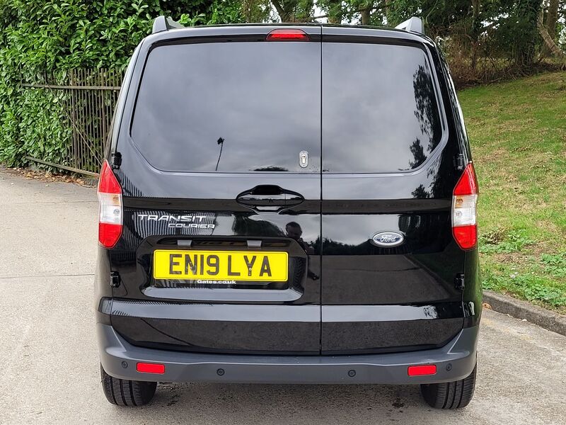 FORD TRANSIT COURIER