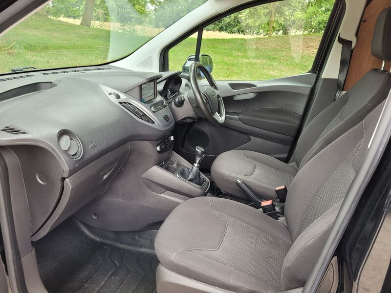 FORD TRANSIT COURIER