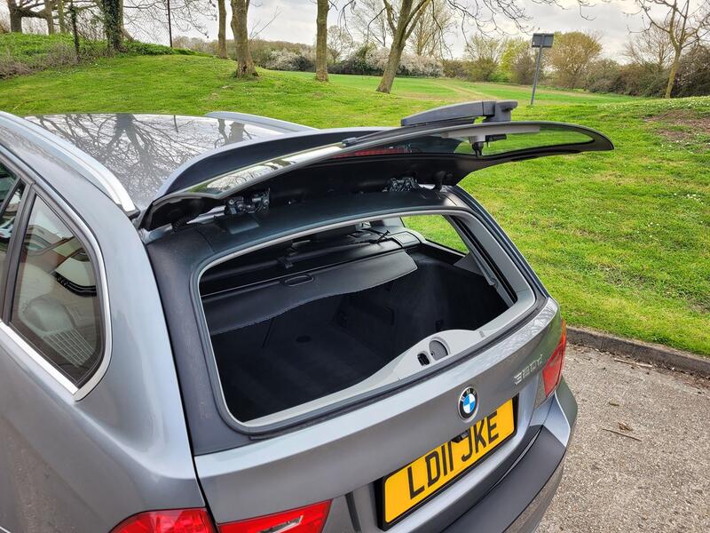 BMW 3 SERIES