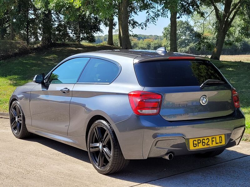 BMW 1 SERIES