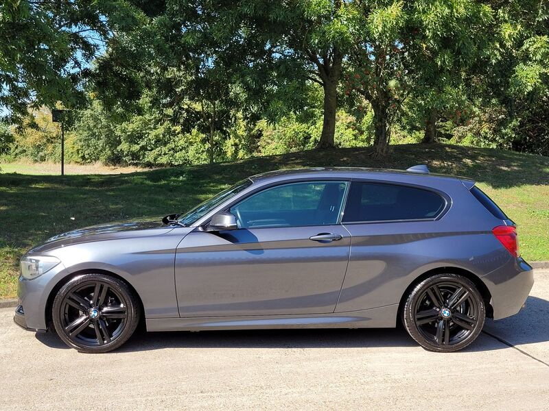 BMW 1 SERIES